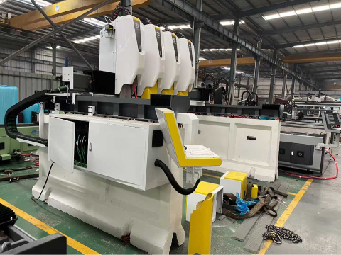 A JINZUAN Technology enviou com sucesso uma máquina de gravação CNC em pedra de 3 eixos e quatro cabeças para o Sri Lanka.