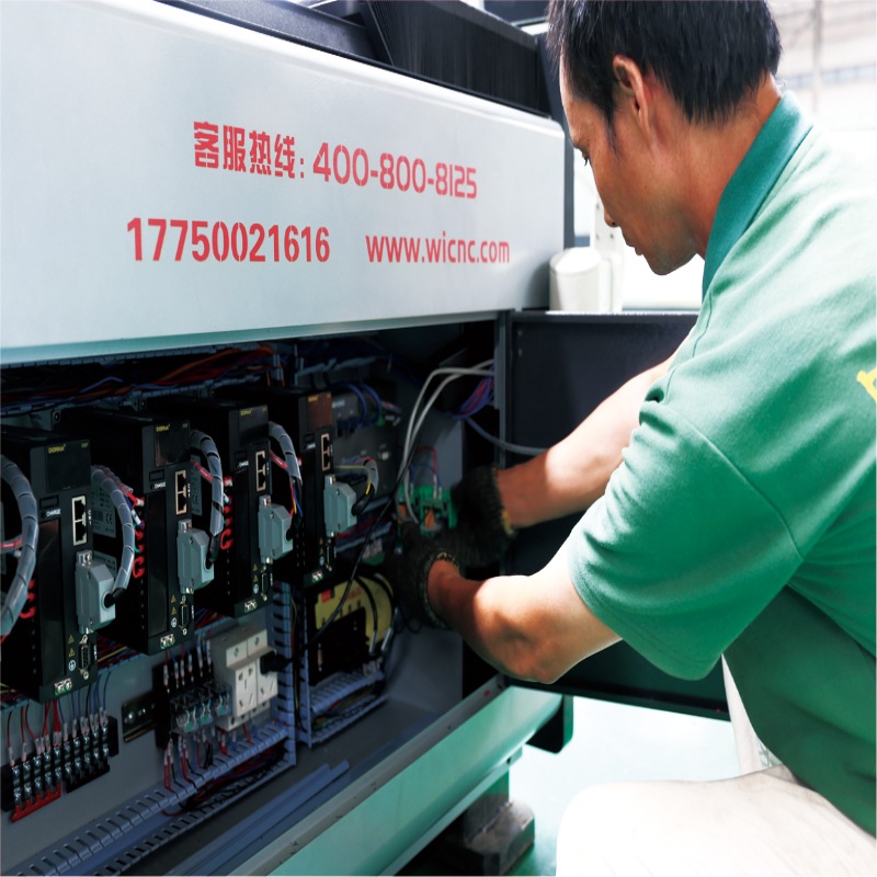 Como treinar trabalhadores para operar máquinas CNC de pedra